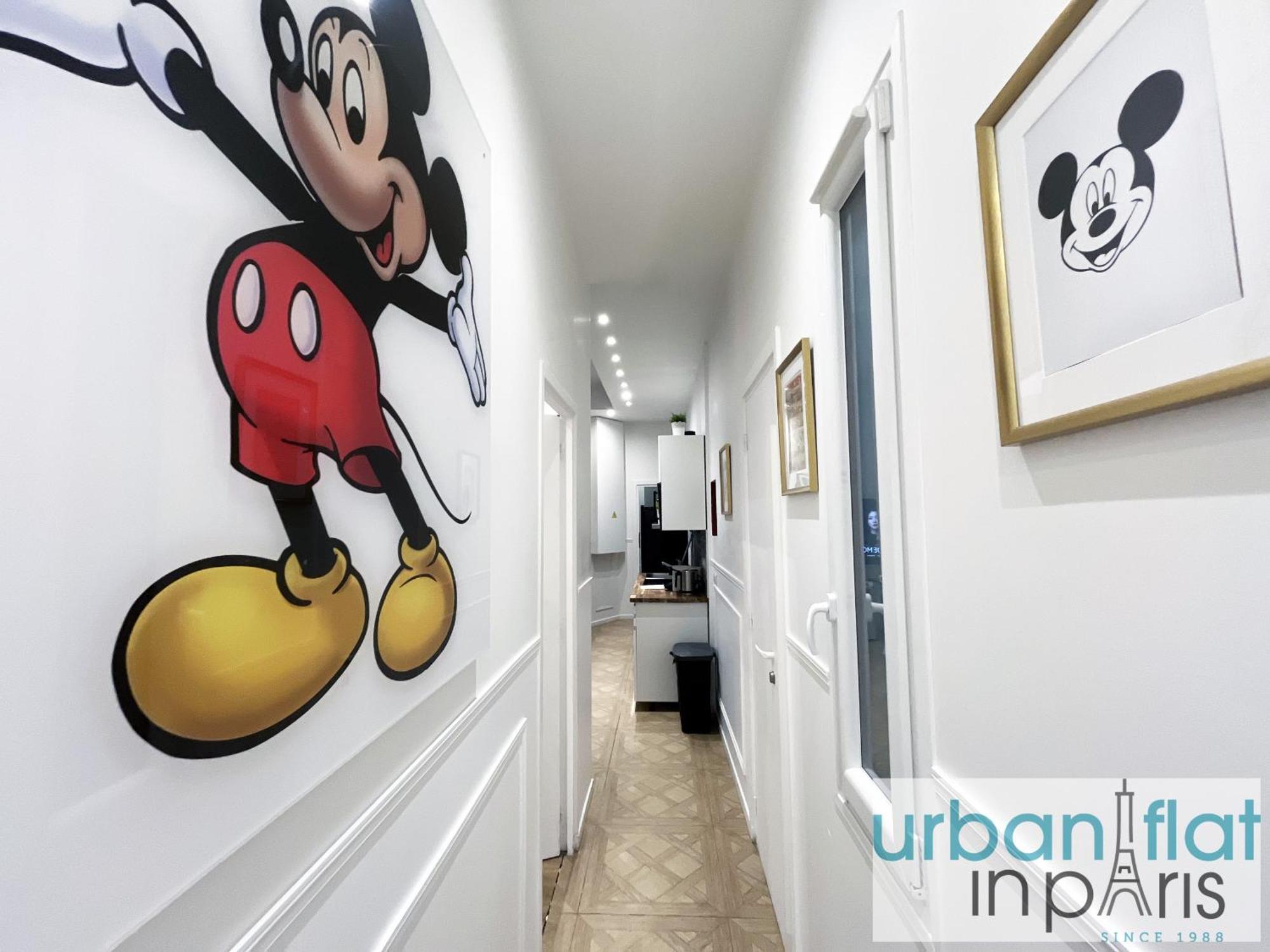 72 - Mermoz Mickey Mouse Paris Exterior photo